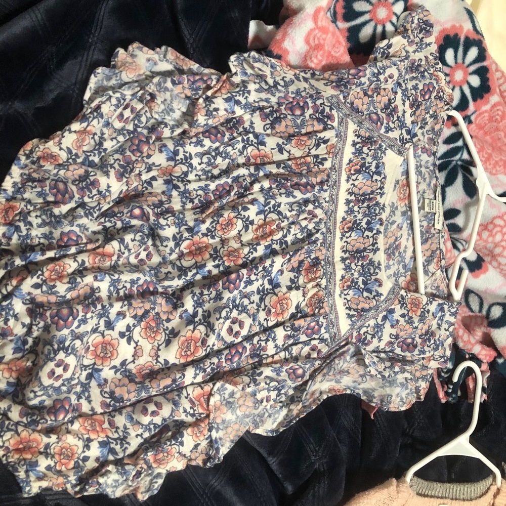 super cute blouse from american eagle!!
